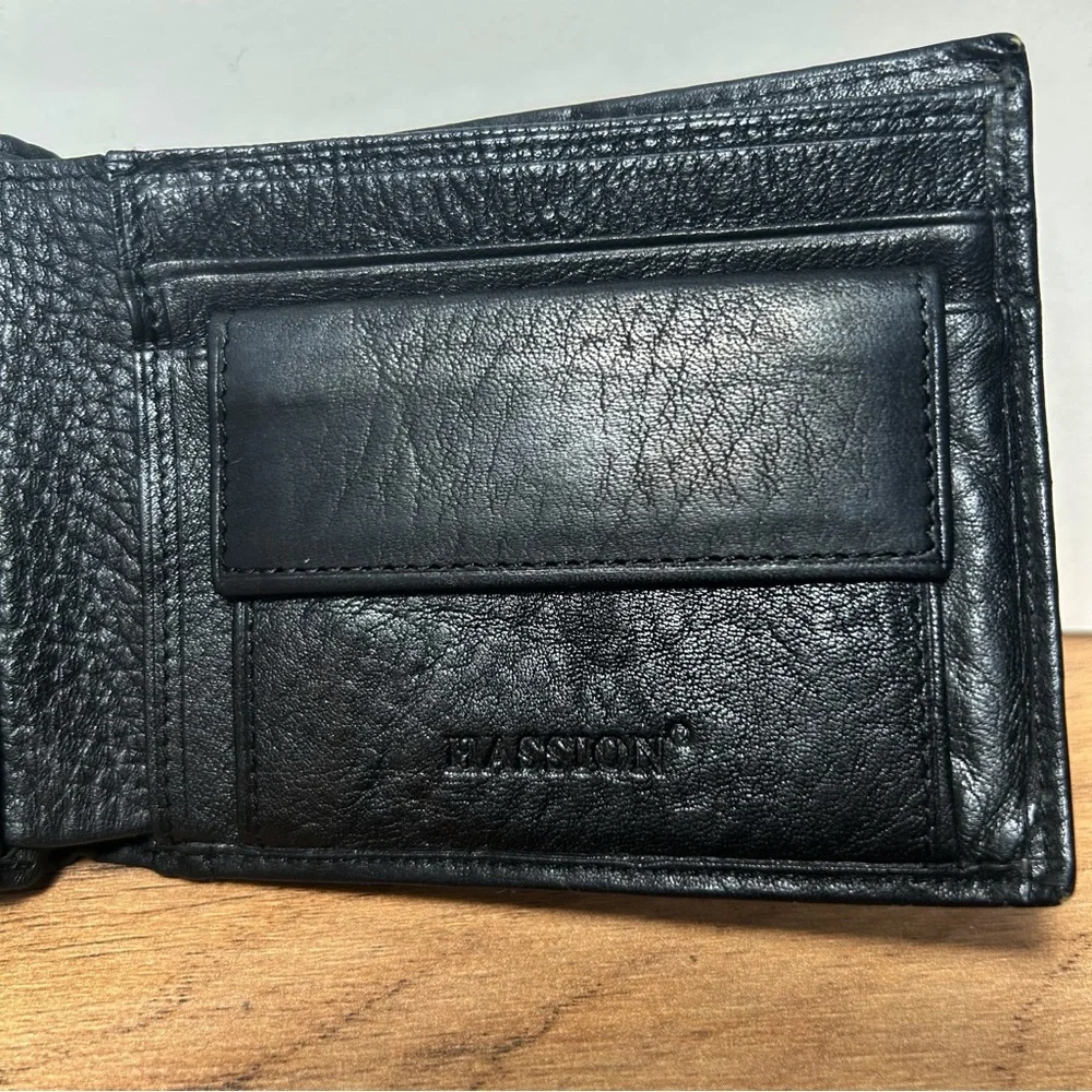 Hassion Men’s Black Leather Bifold Slim Wallet VTG EUC